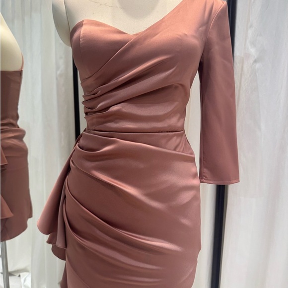 One-Shoulder Coral Pink Dress - Picture 2 of 5